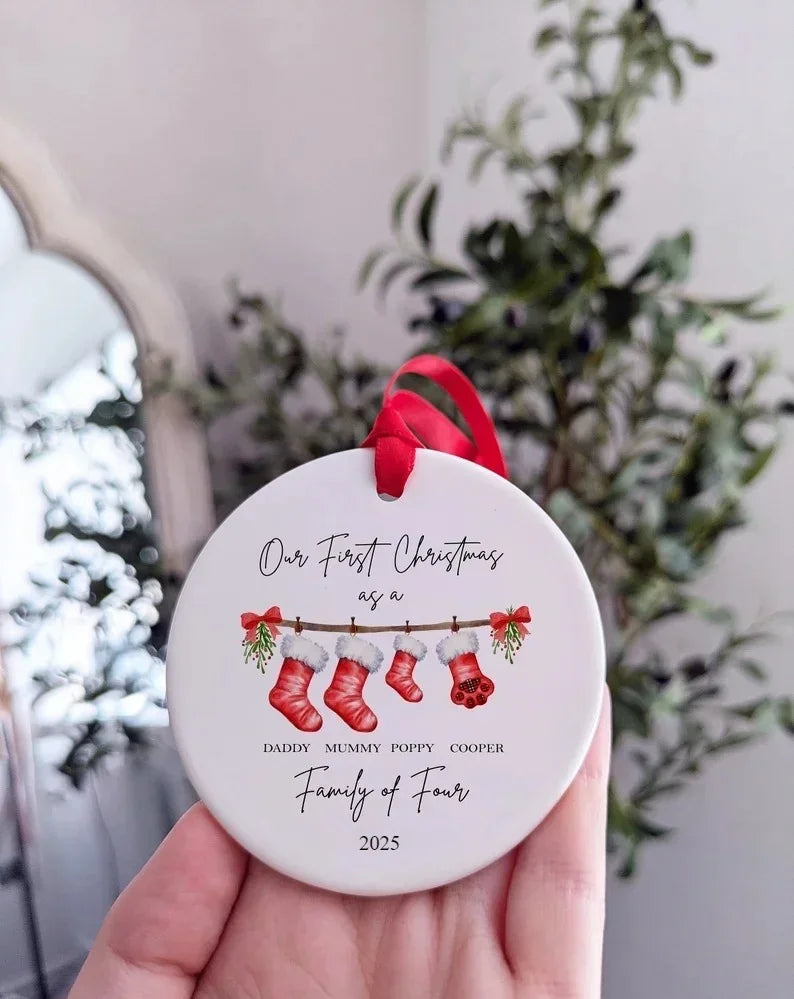 Détail de la personnalisation texte sur ornement de Noël céramique