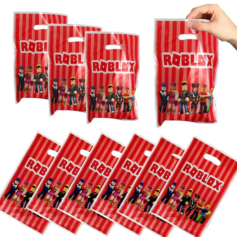 Détail des assiettes et tasses jetables du kit Roblox
