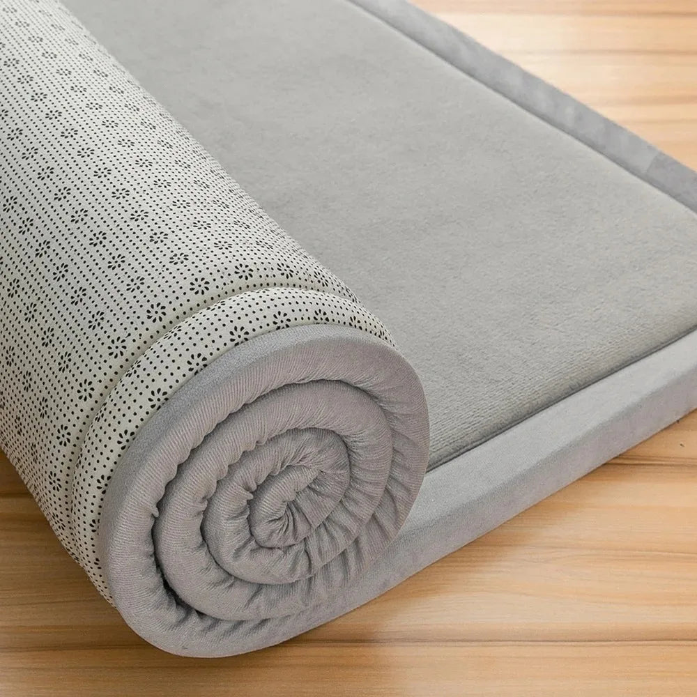 Tapis rectangulaire moderne blanc dans une chambre à coucher