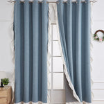 Rideaux élégants bleu pastel avec volants blancs, parfaits pour ajouter une touche de charme à votre décoration intérieure. Idéals pour le salon ou la chambre, ces rideaux apportent douceur et élégance tout en modérant la luminosité de la pièce. Transformez votre espace avec ces rideaux au design sophistiqué et moderne.
