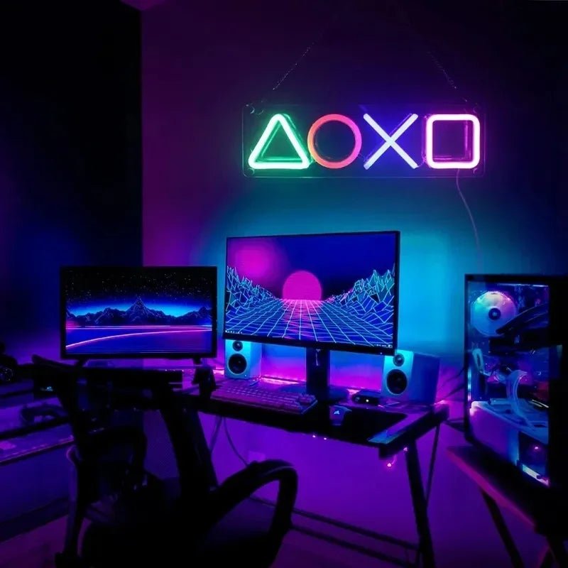 Enseigne néon LED en forme de clavier de jeu bleu sur mur blanc
