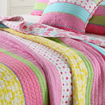 Ensemble couvre-lit matelassé avec taies d'oreiller assorties