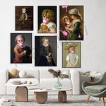 Arrangement de portraits vintage de jeunes enfants, des visages souriants avec des bulles de chewing-gum, décoration murale élégante dans un salon moderne.