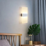 Installation de l'applique murale LED côté lit