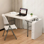 Table pliante en plastique PE dans un cadre de camping