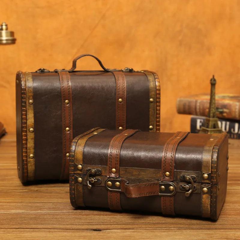 Boîte de rangement en bois style antique avec serrure - vue d'ensemble