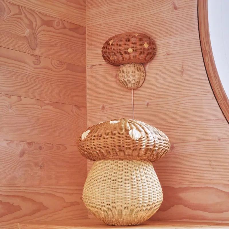 Lampe champignon rotin vue de côté