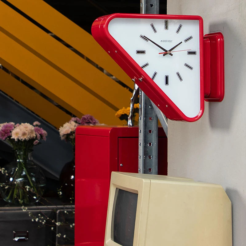 Detail du revêtement en poudre électrostatique de l'horloge
