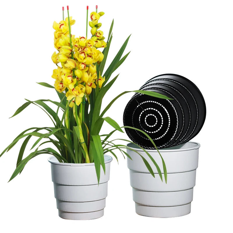Cache-pot blanc avec trous d'air pour plantes d'intérieur