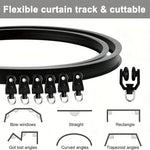 Rail de rideau flexible noir installé comme séparateur de pièce