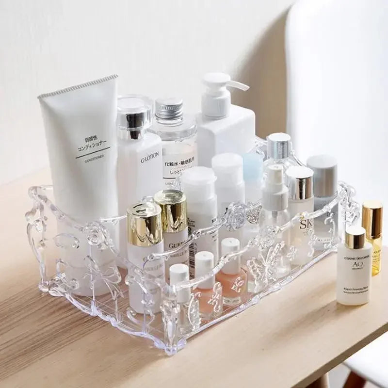 Organisateur cosmétique noir avec produits de beauté
