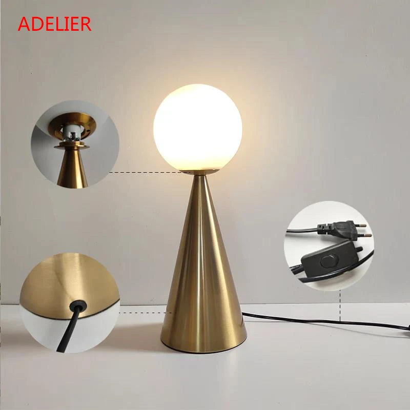 Lampe de chevet dans une chambre avec décoration contemporaine