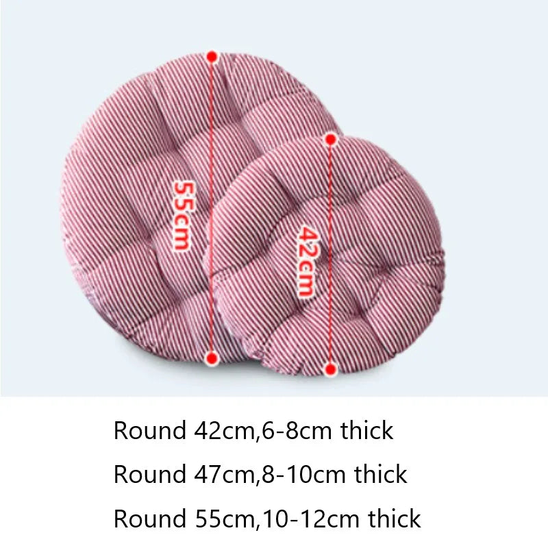 Coussin de sol rond design dans un intérieur moderne
