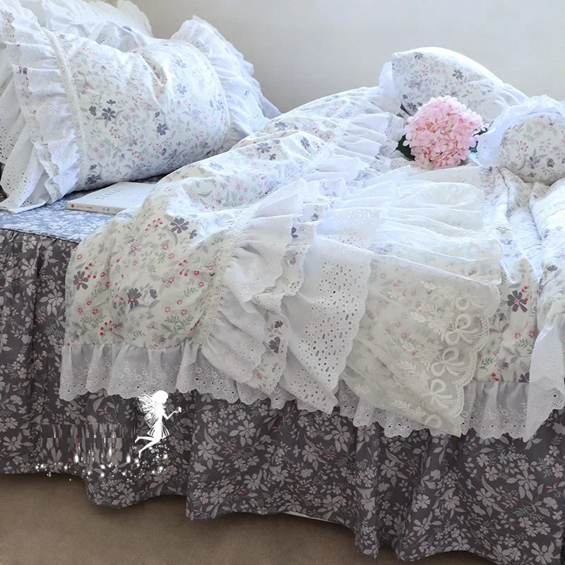 Parure de lit coton dentelle floral avec volants vue d'ensemble