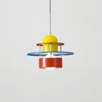 Détail de l'abat-jour métallique de la lampe Memphis