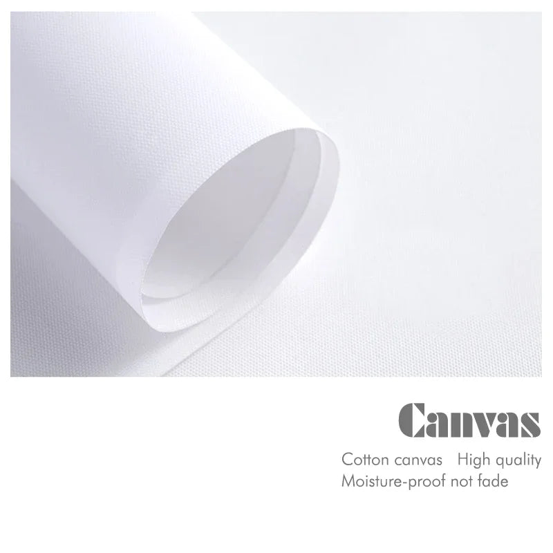 Cette image montre un plan rapproché d'un morceau de toile de coton blanche, une matière première de haute qualité, résistante à l'humidité et aux décolorations, idéale pour la création d'œuvres d'art sur toile.