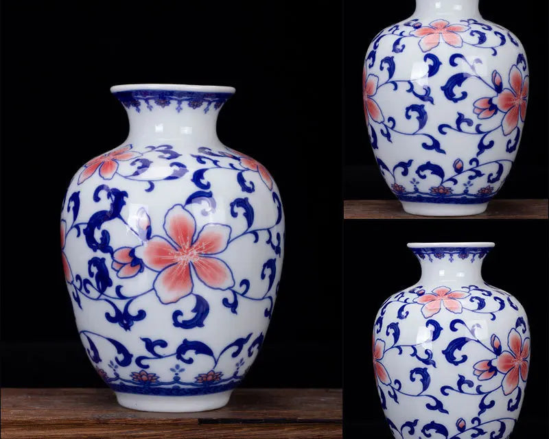 Vase de porcelaine bleu et blanc avec motifs floraux peints à la main, d'un style traditionnel chinois.