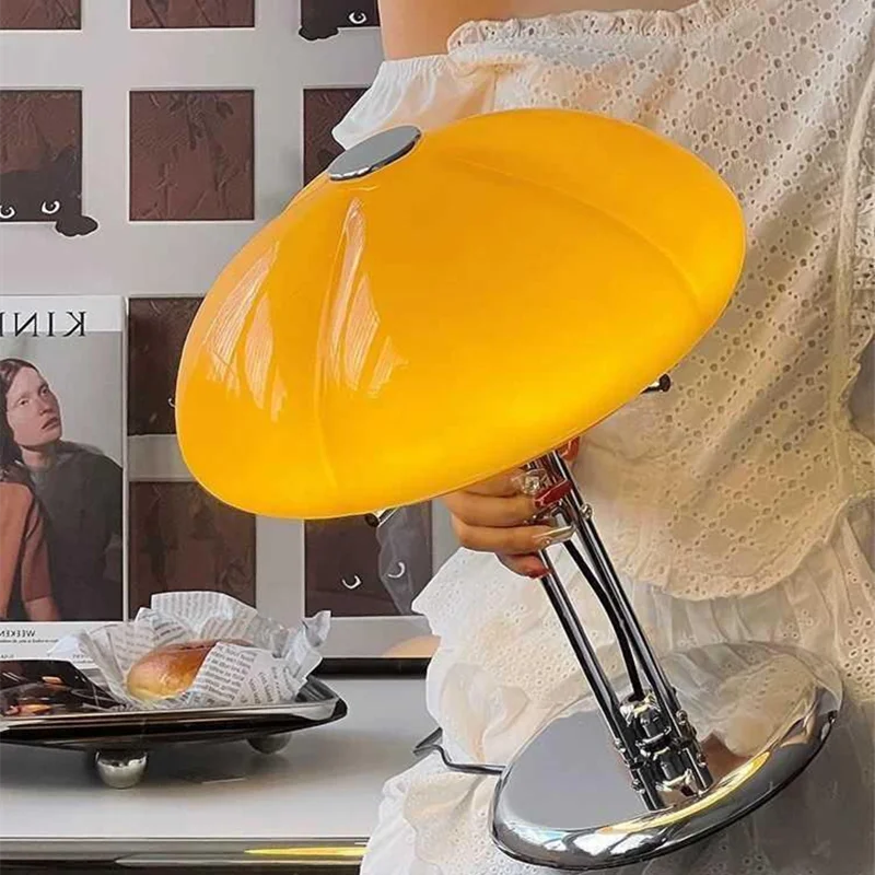 Lampe de table champignon design orange Bauhaus