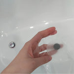 Rideau de douche transparent imperméable en action pendant une douche
