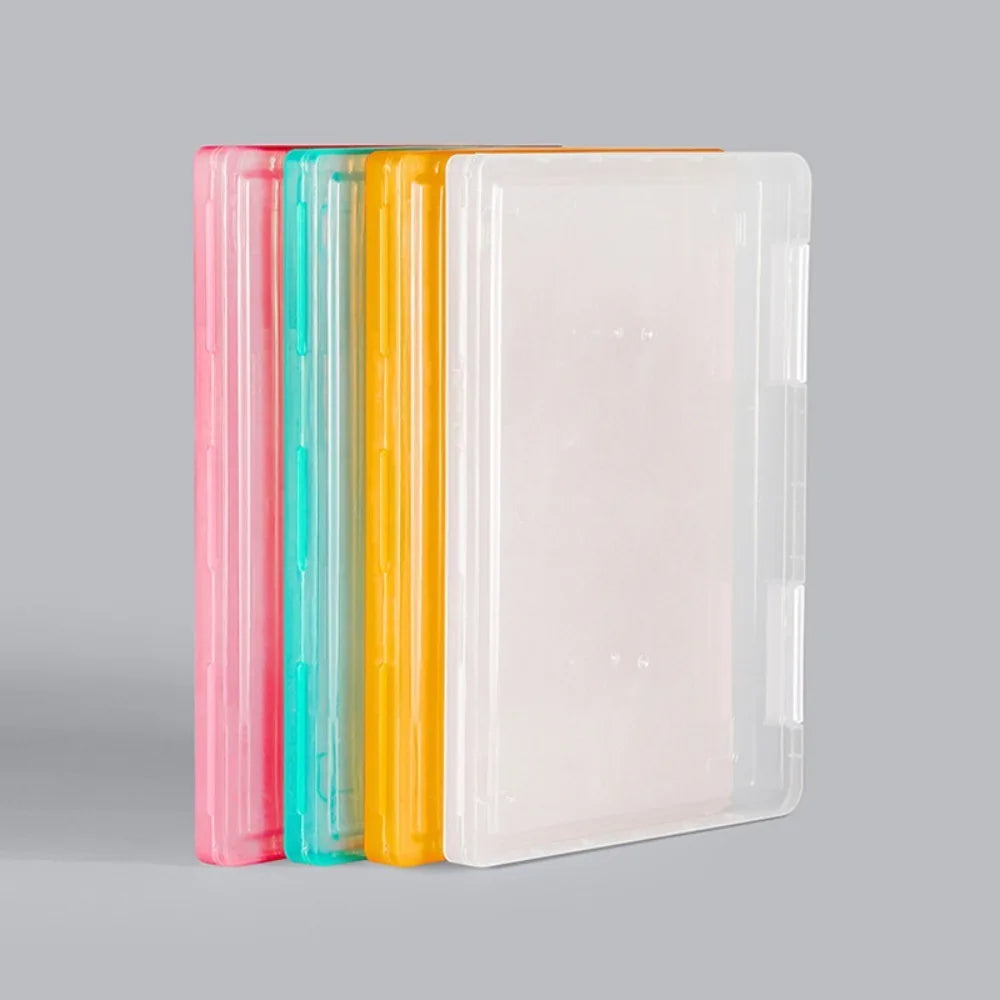 Organisation de documents avec boîtes de rangement noires et vertes