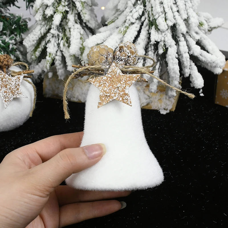 Boule de Noël flocon blanc avec guirlandes lumineuses
