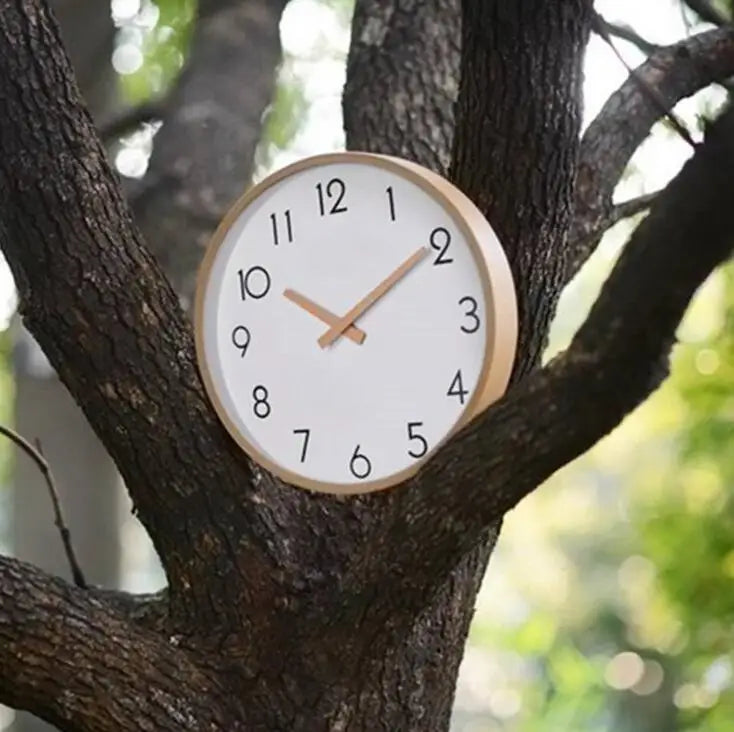 Horloge murale bois blanc avec aiguilles noires