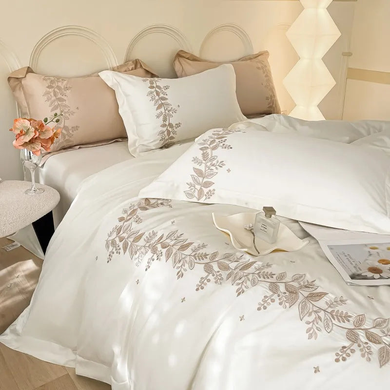 Détail de la broderie florale sur la housse de couette