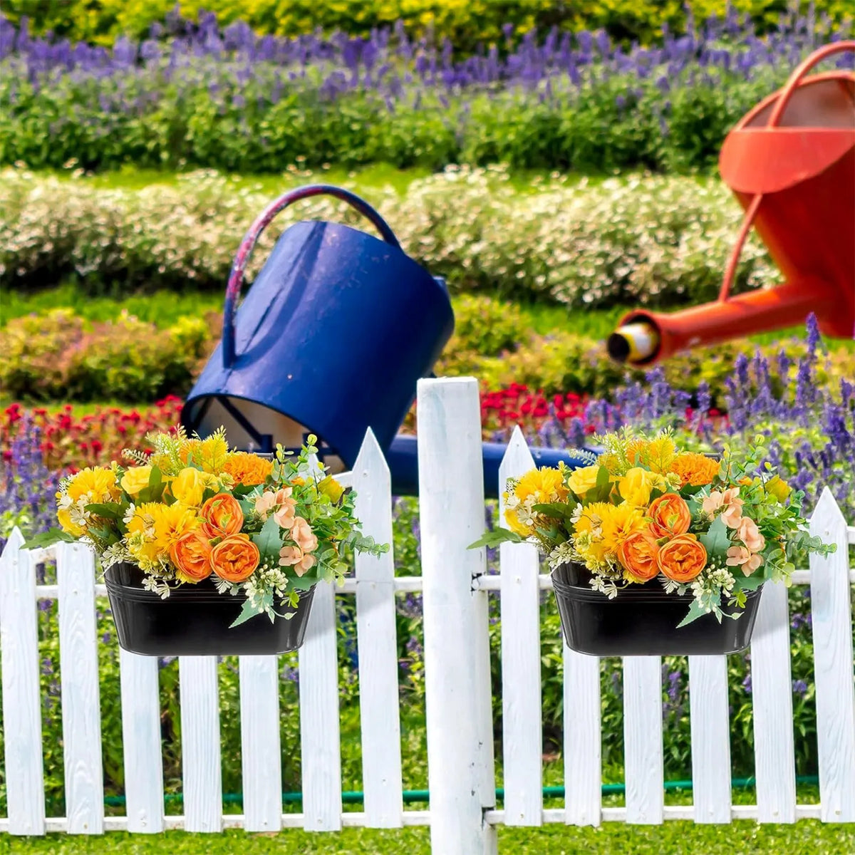 Jardinière suspendue verte avec herbes aromatiques