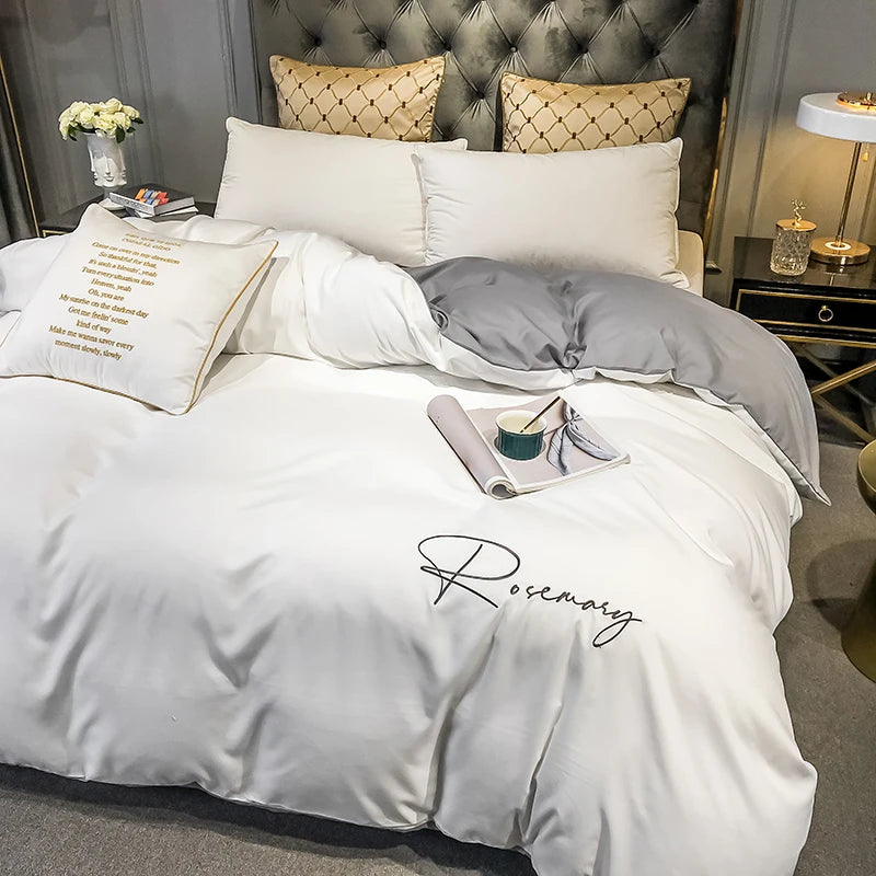Ensemble complet de la parure de lit 4 pièces sur un lit