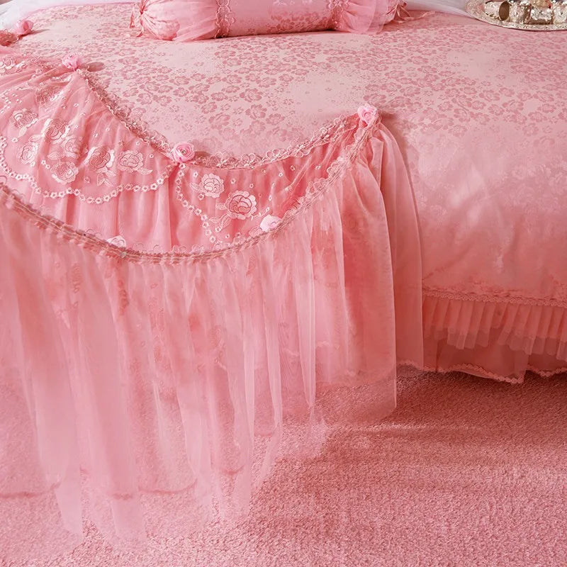 Parure de lit luxe rose pour chambre romantique