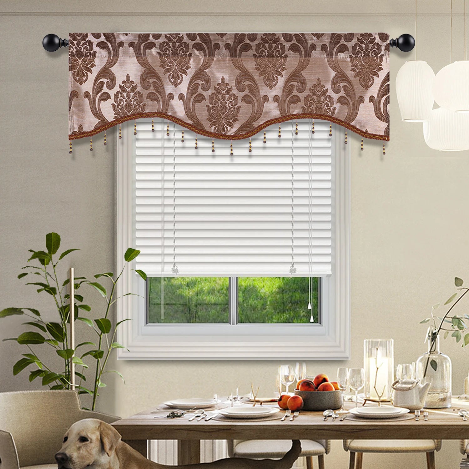 Cantonnière tissée jacquard à motif fleuri rouge pour fenêtre française