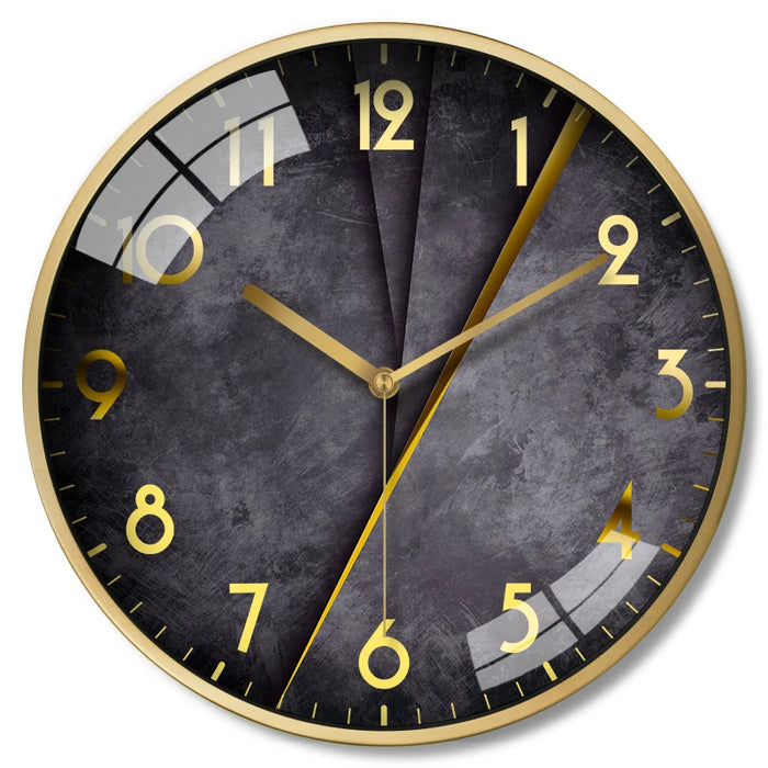 Horloge murale noire moderne 30cm sur un mur blanc