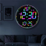 Horloge murale LED RVB violette accrochée au mur