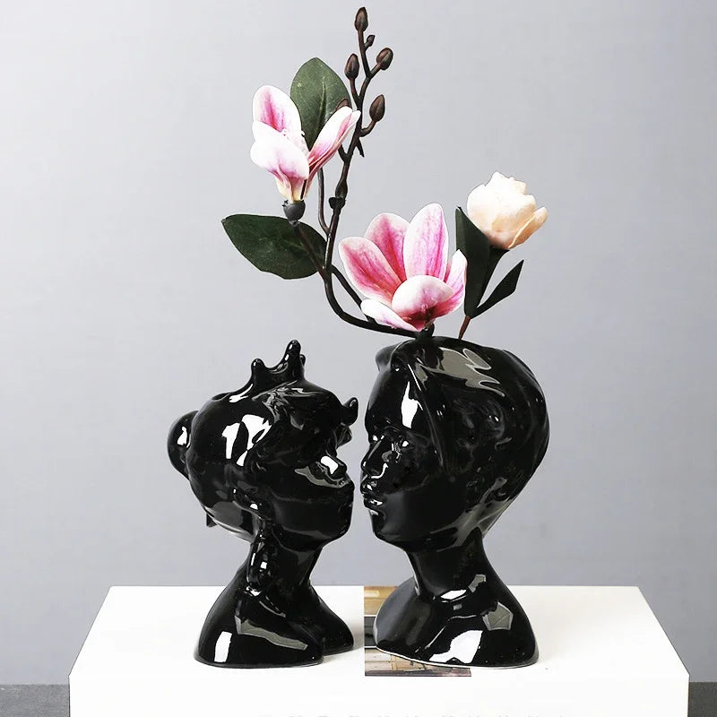 Vase tête céramique amoureux baiser rouge