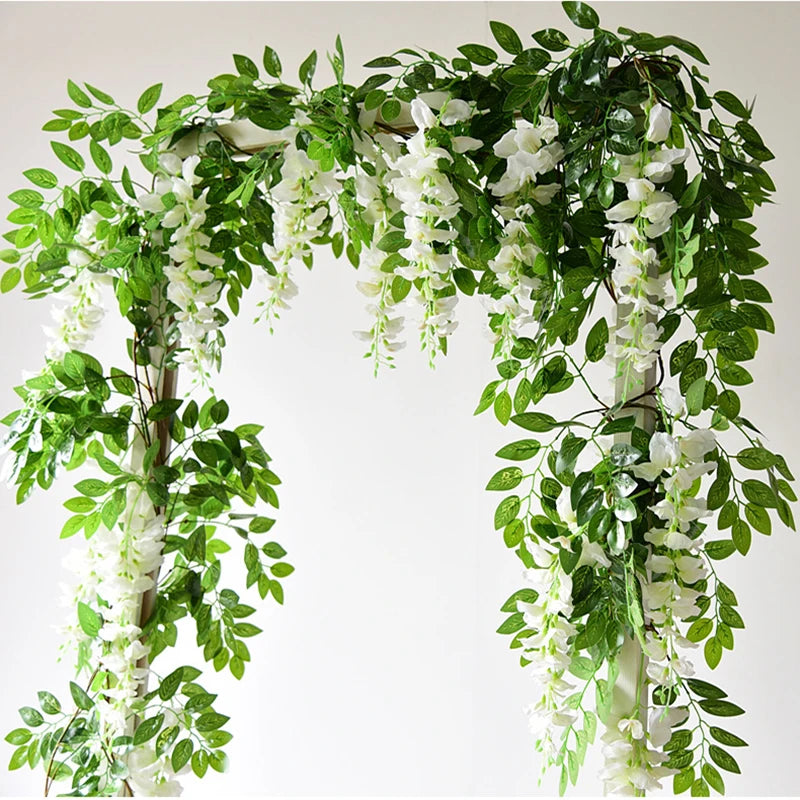 Guirlande glycine artificielle 2m suspendue sur un mur extérieur