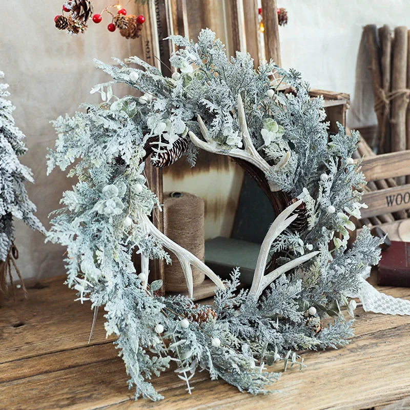 Couronne de Noël artificielle dans différentes couleurs disponibles