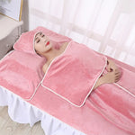 Personnalisation de logo sur serviette SPA en gros plan