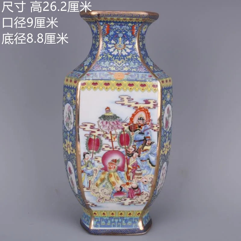 Vase ornemental chinois hexagonal décoré de motifs colorés traditionnels.
