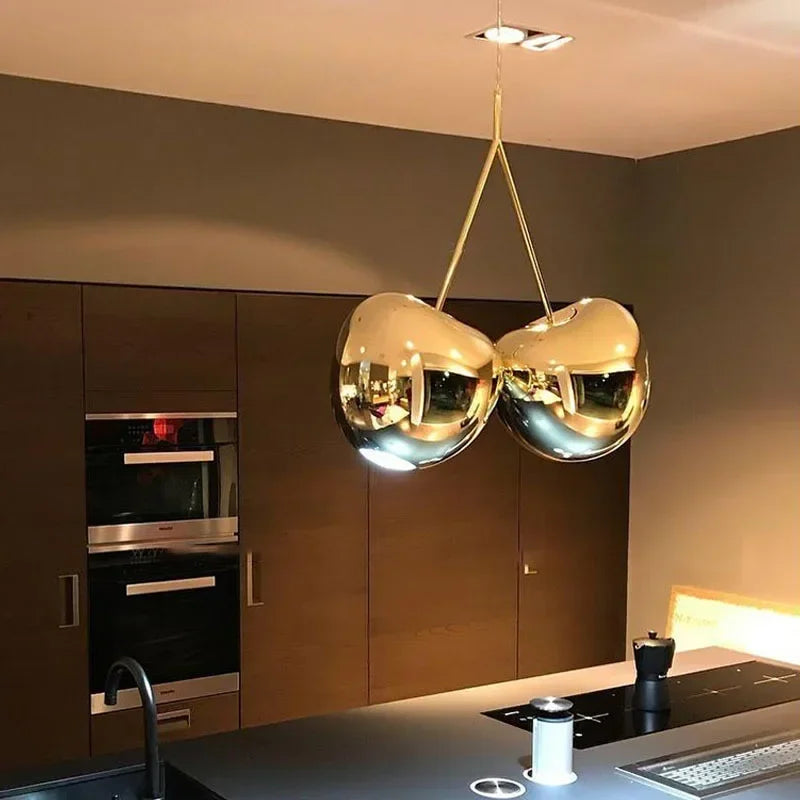 Plafonnier suspendu design italien dans une chambre d'enfant