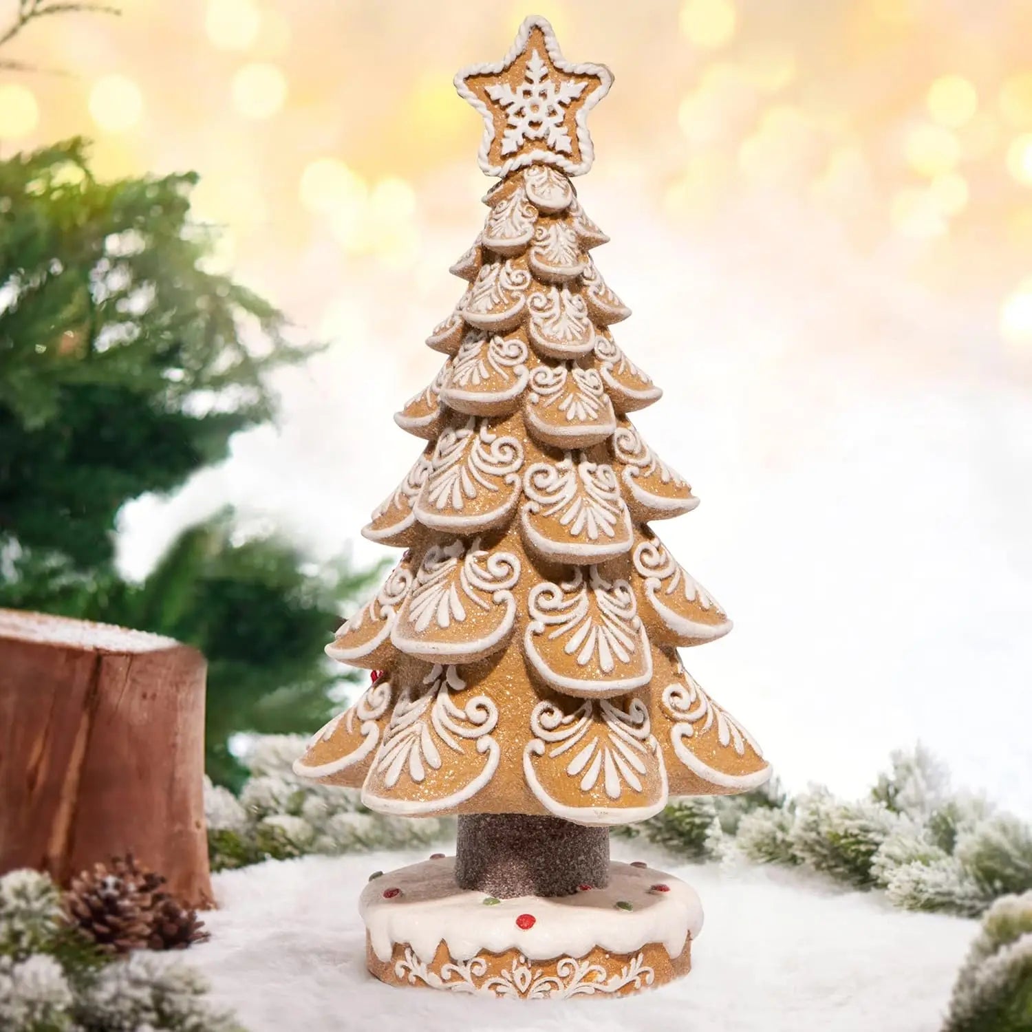 Figurines pain d'épice sur arbre de Noël