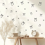 Sticker mural arc d'amour noir pour tête de lit dans une chambre moderne