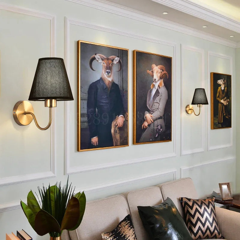 Vue de côté de l'applique murale montrant le design pendentif en cordon