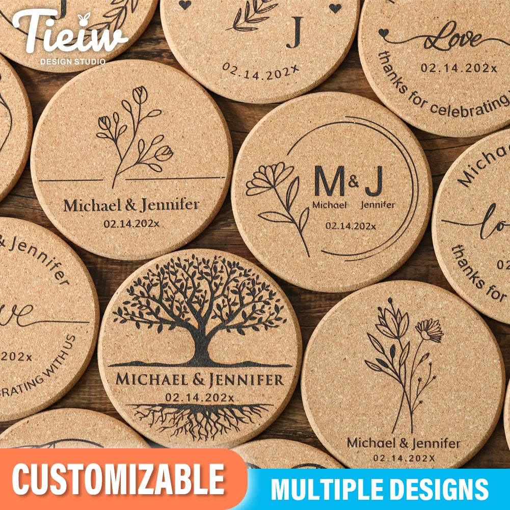Sous-verres en liège personnalisés pour mariage sur table décorée