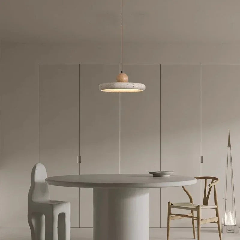 Luminaire suspendu en pierre et bois pour salle de bain design