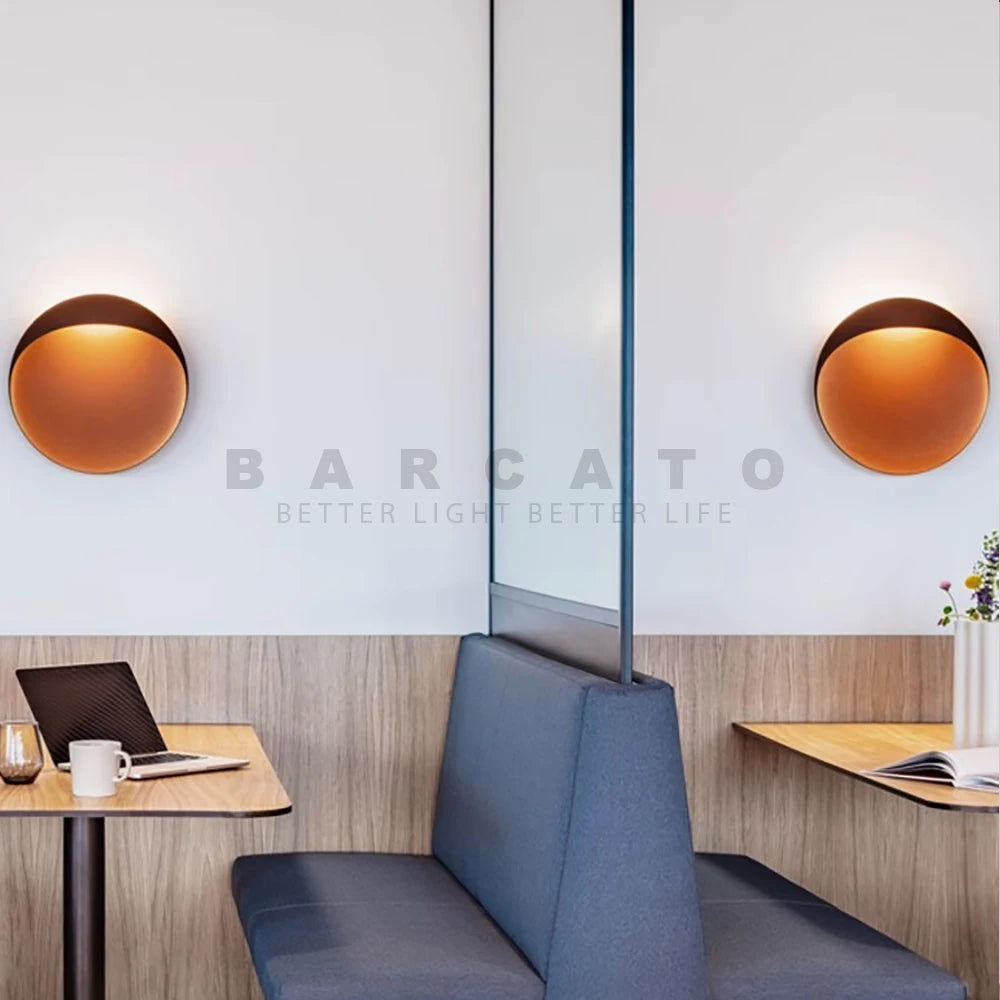 Vue de côté de l'applique murale LED avec source de lumière incluse