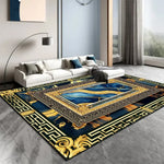Tapis de sol de style luxueux avec un motif baroque en bleu et or ornant un élégant salon moderne.
