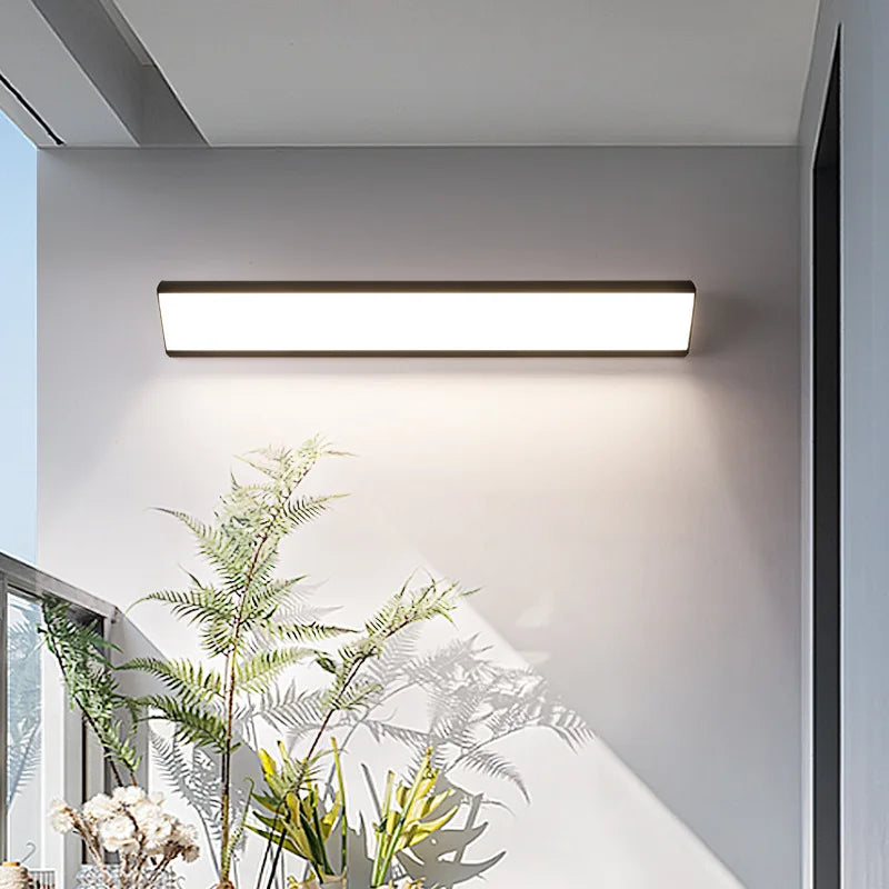 Éclairage LED blanc froid de l'applique murale la nuit