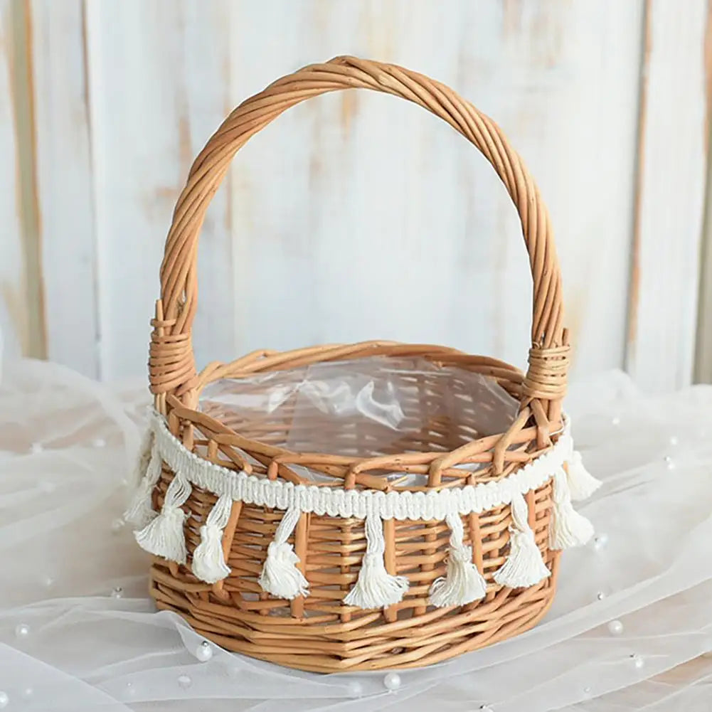 Détail du tissage artisanal du panier en osier