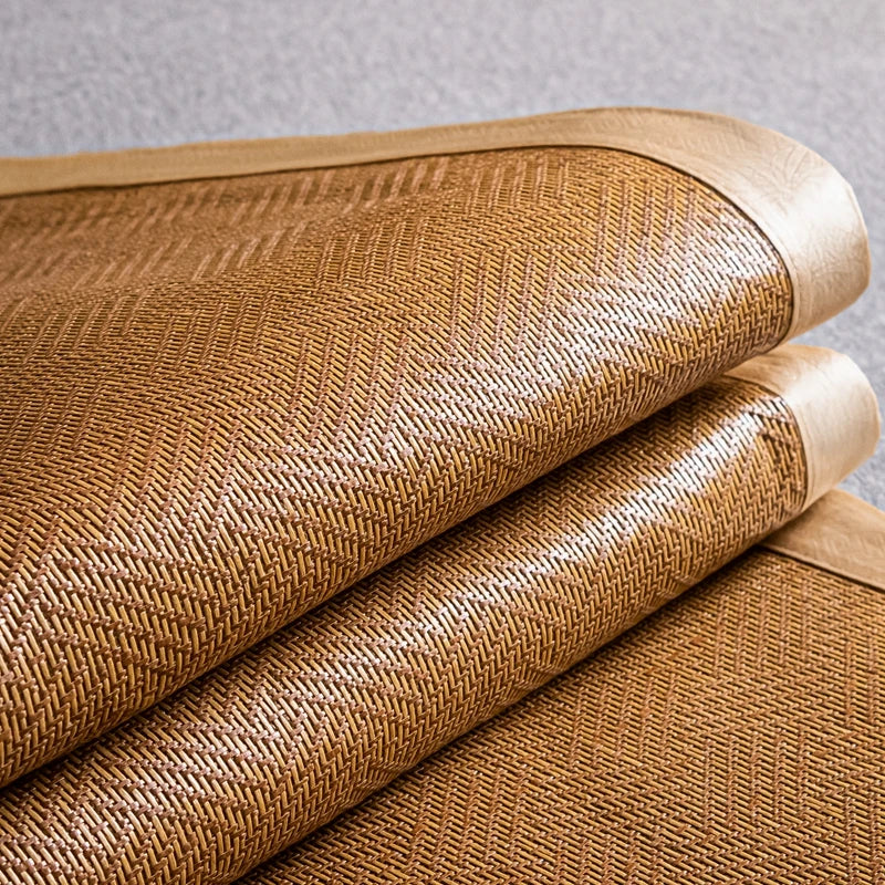 Tapis en rotin respirant sur un lit de taille reine