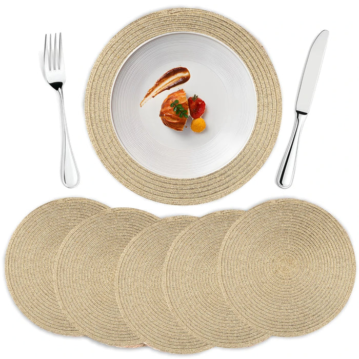 Set de 6 napperons ronds tissés lavables rouges sur une table de Noël